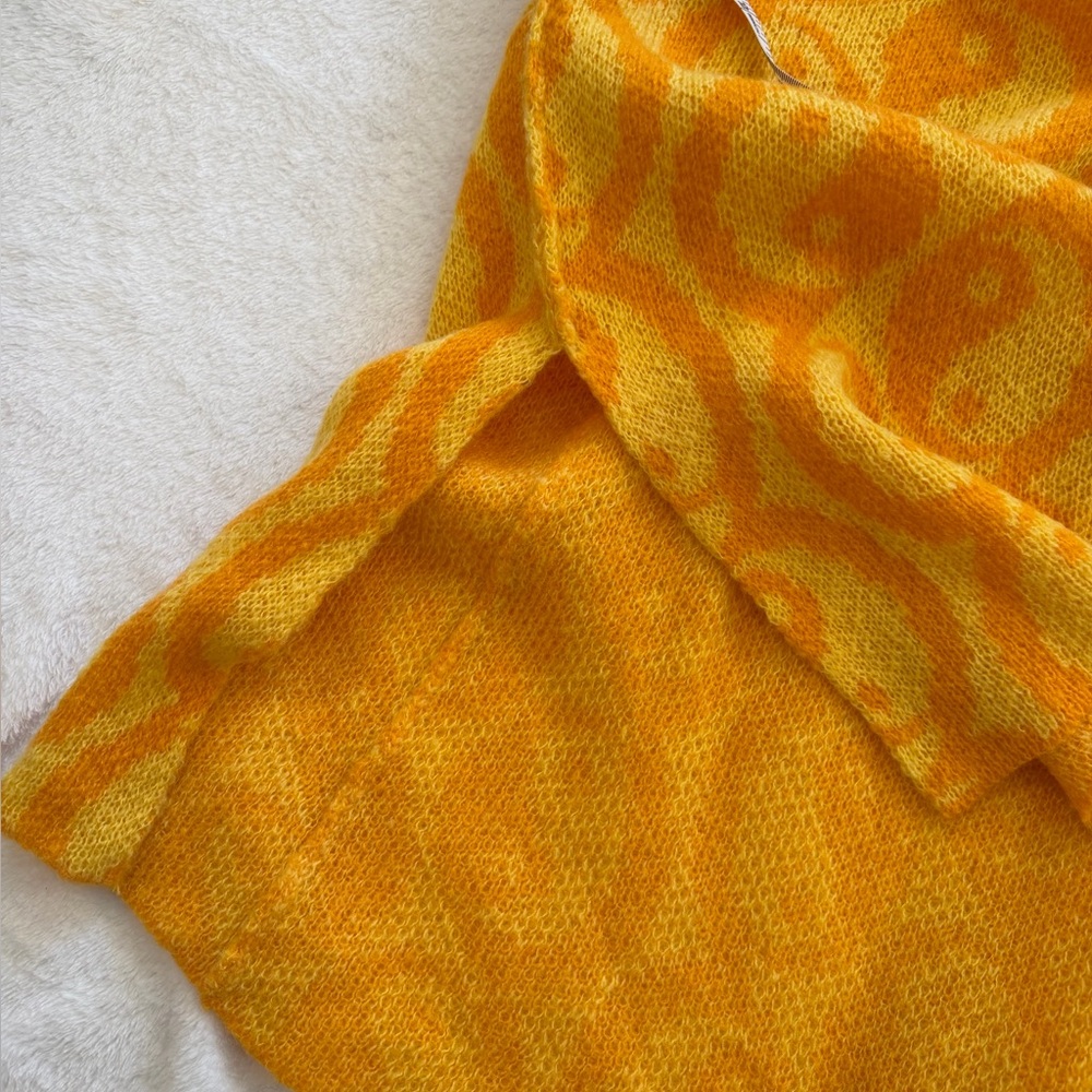NWOT Free People Fun Yin Yang Yellow Oversized Cropped Sweater Sz L - Picture 6 of 10